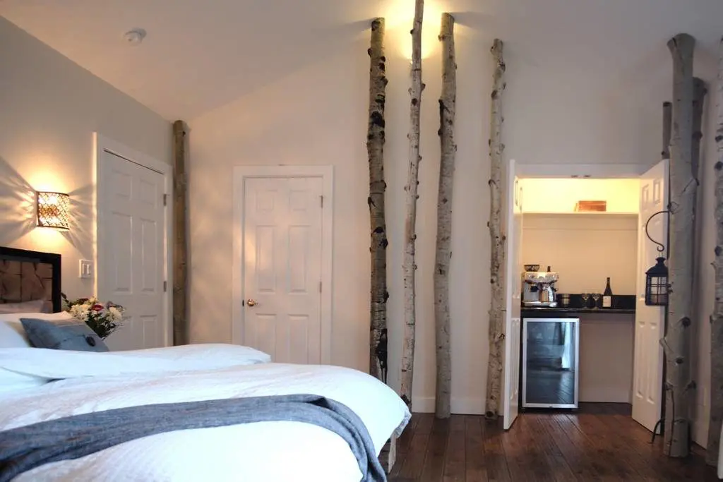 Airbnb Broadmoor bedroom