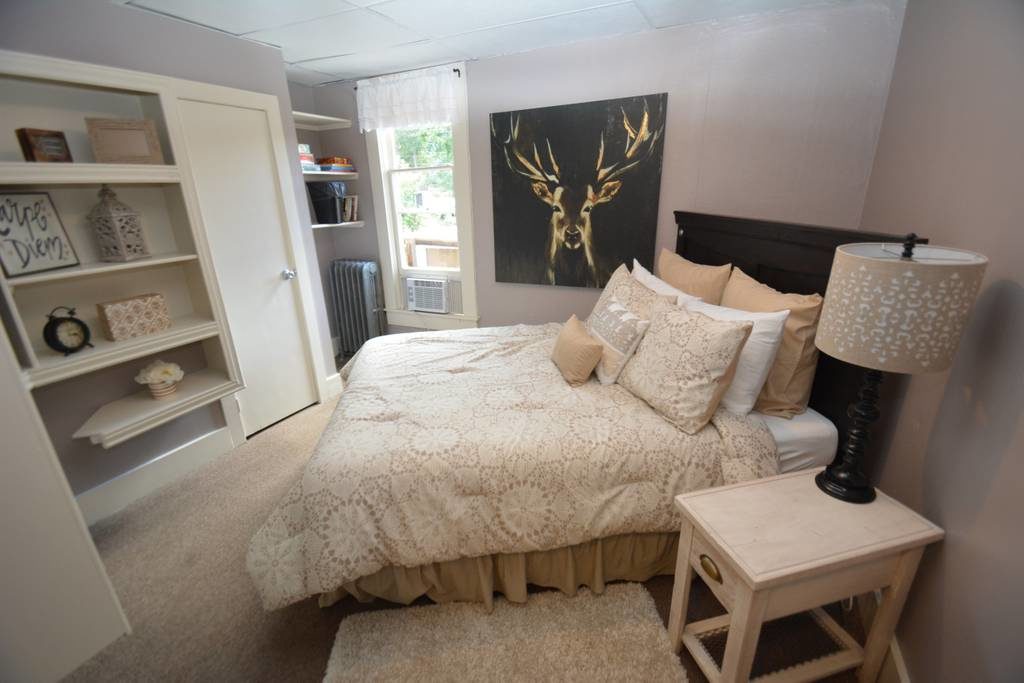 Airbnb Manitou loft bedroom