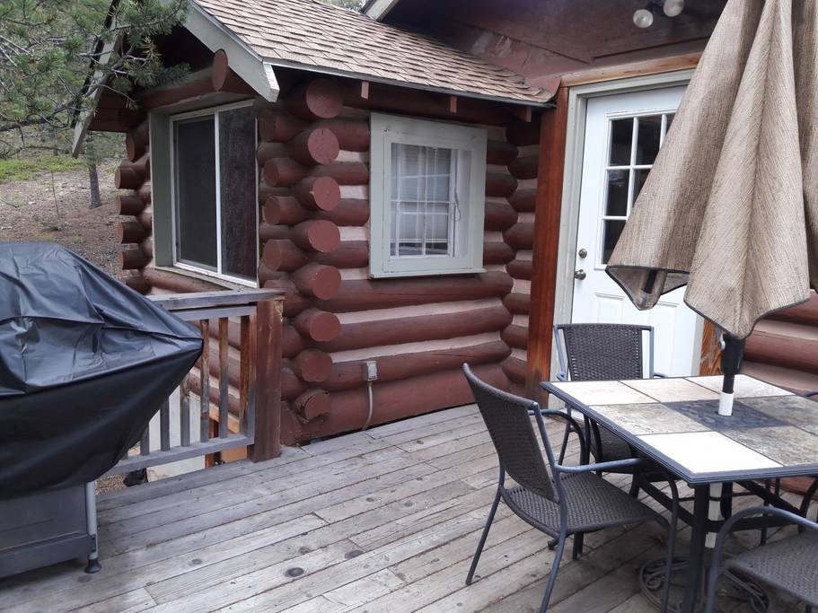 Airbnb Woodland Park cabin deck