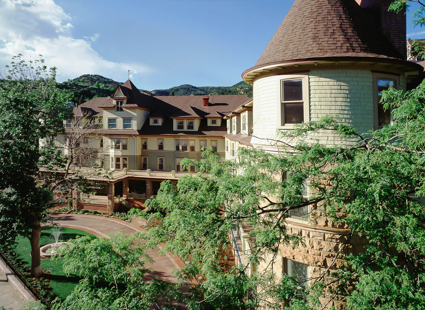 Удивительная 4. Пайкс-пик отель. Cliff House Pikes Peak.