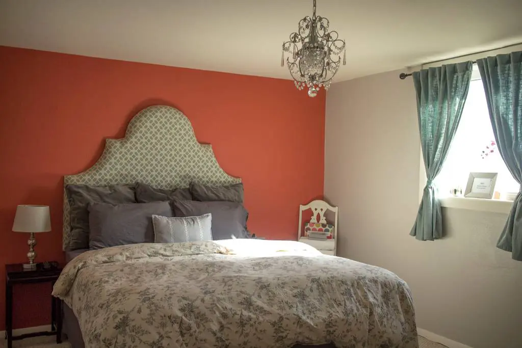 Colorado Springs downtown Airbnb Apartment bedroom